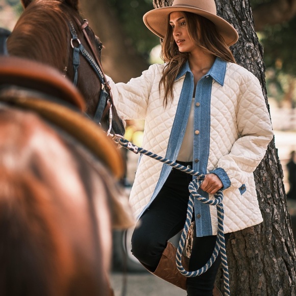 14 Fabulous Contrast Quilt Stitch Button Jacket - Picture 3 of 9